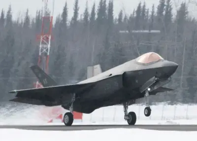 F-35 pilot held nearly hour-long conference call mid-air to fix fighter jet before it crashed