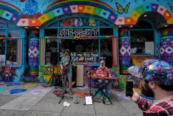 Fans toast Grateful Dead’s 60th with concerts at San Francisco’s Golden Gate Park