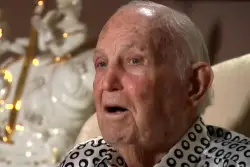 Cracker Barrel co-founder, 93, slams CEO after ‘pitiful’ rebranding fail: ‘Throwing money out the window’